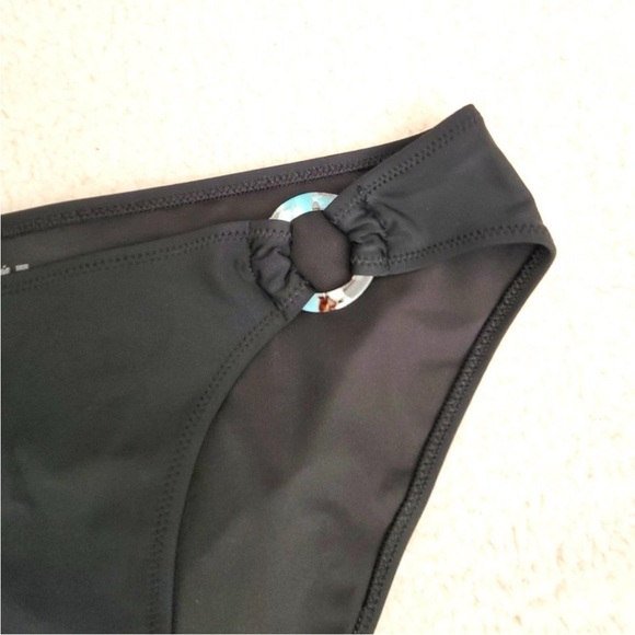 Aerie Bikini Bottoms. Size Medium. Black with detail on hips. Not high rise - Picture 4 of 4